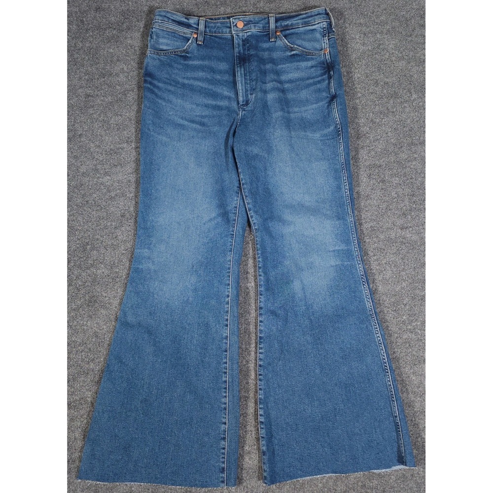 Wrangler Wanderer 622 High‎ Rise Flare Jeans Medium Wash Women's 32x34 Fit 34x32